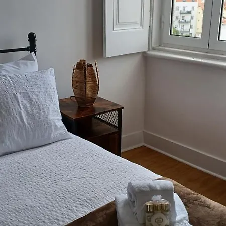The Blue Sky Nest Apartment